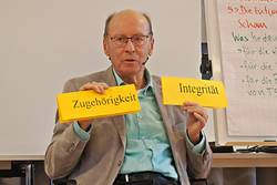 Quelle: Karl-Wilhelm Frommeyer Schwerpunktreferat von Dr. Stefan Marks zum Thema